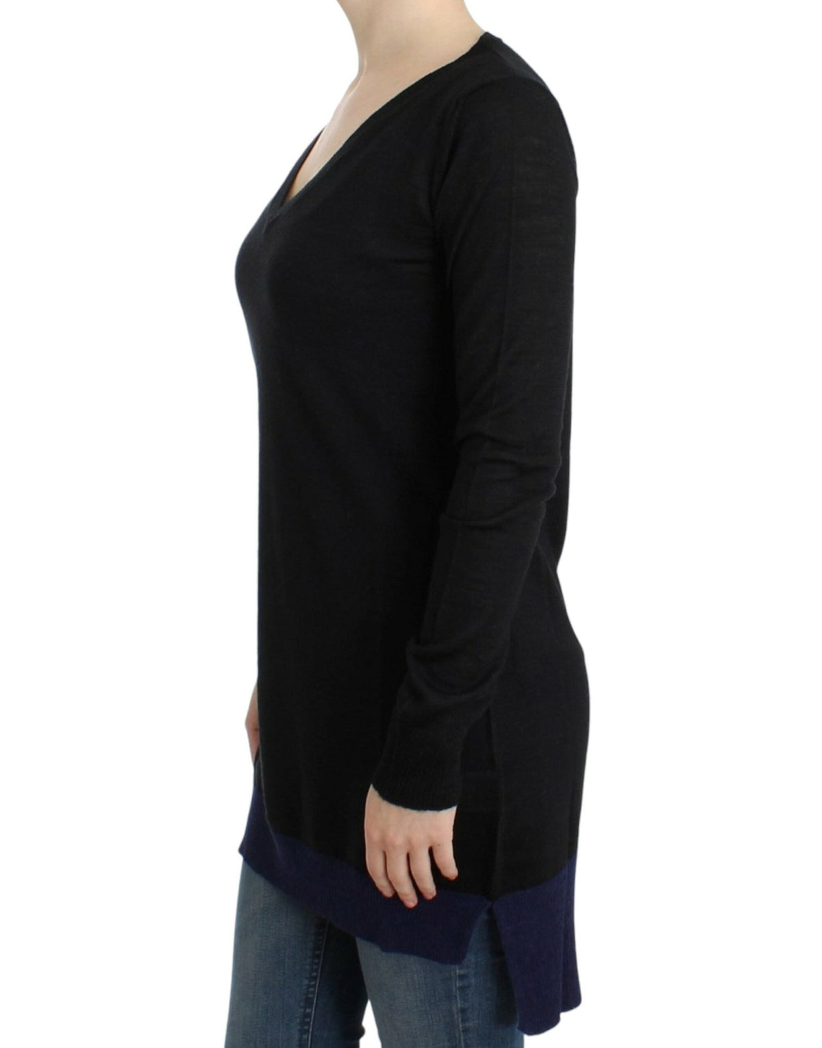 Black V-neck lightweight sweater - X excelência